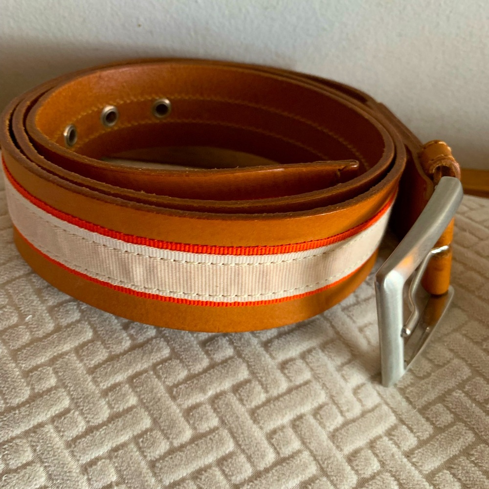 Hugo Boss leather & gross grain belt 🙌🏻